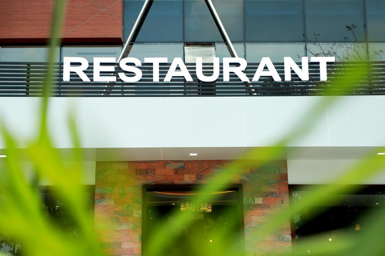 Wayanad Royal Crown Hotell Kalpetta Exteriör bild